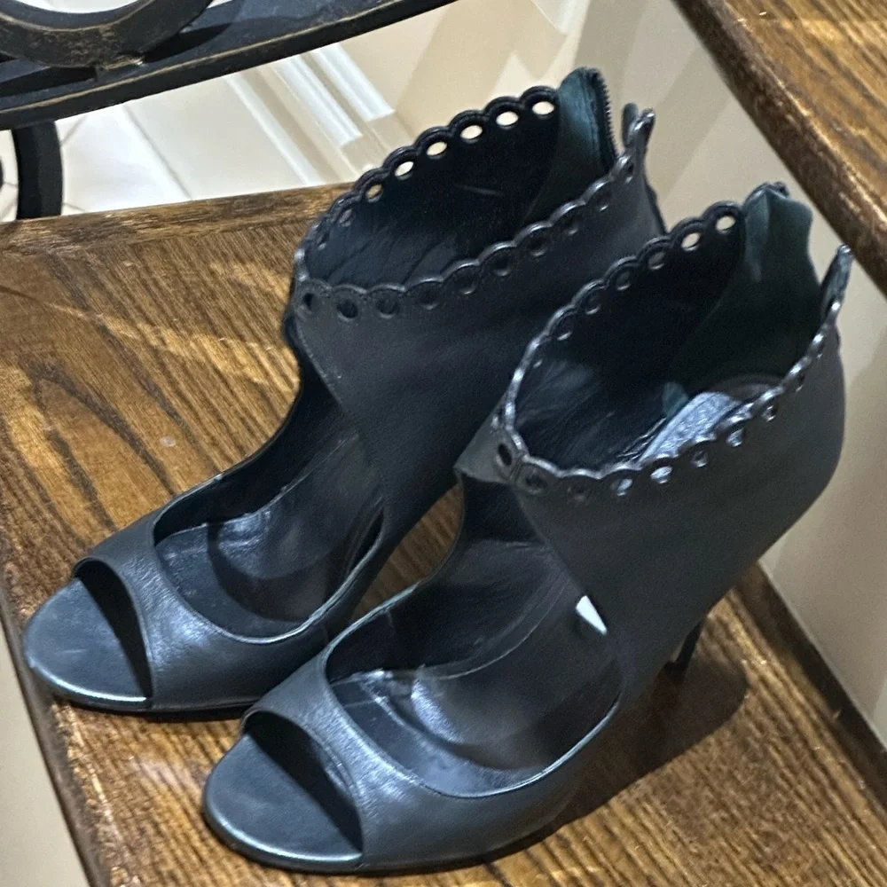 Jimmy Choo Blythe 110 Black Grainy Leather Sandals Size 41 - Picture 5 of 5